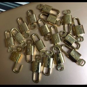 Louis Vuitton Lock and Key #319